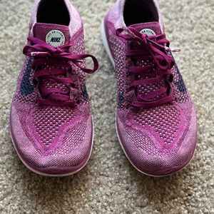 8.5 | Purple Nike knit free run shoes